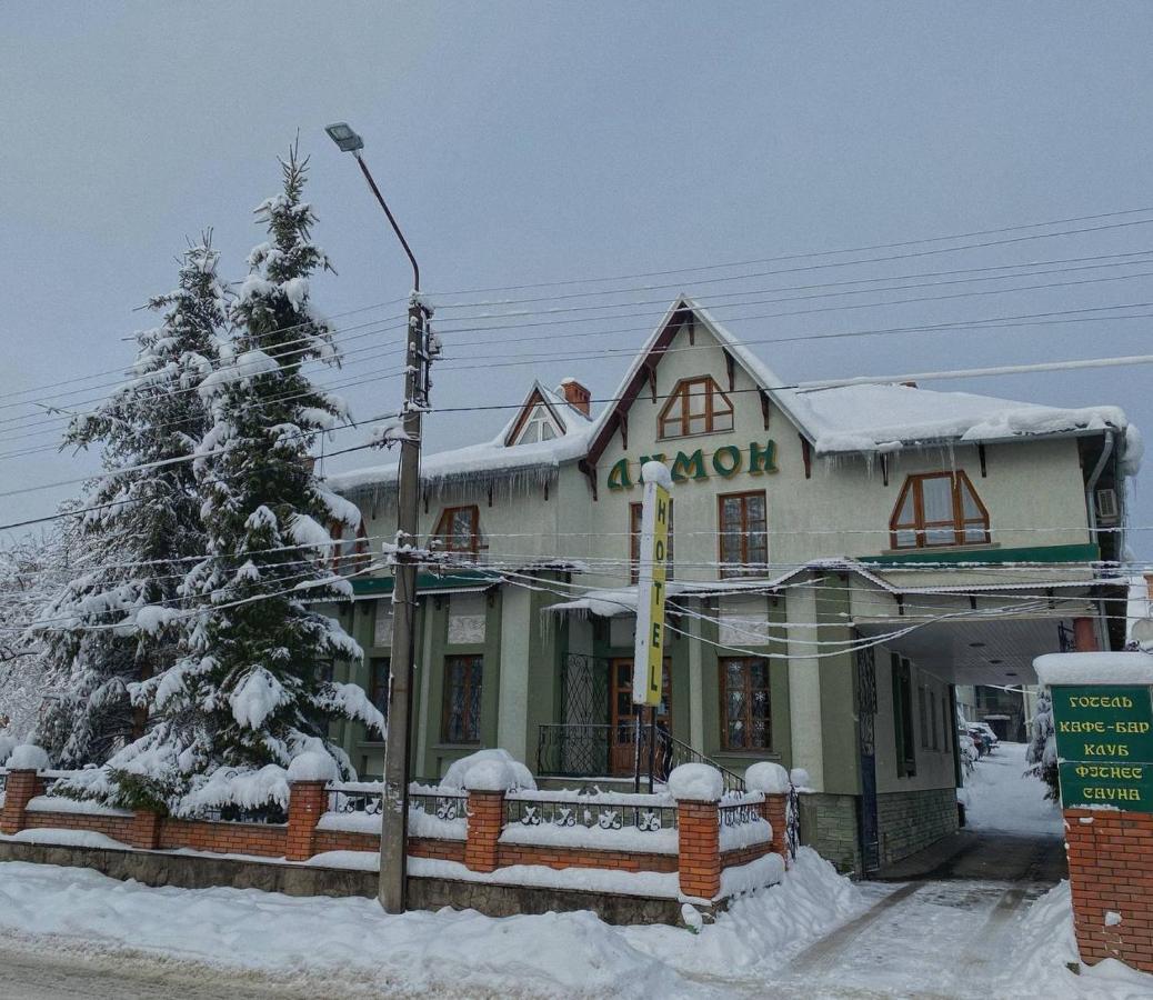 Hotel Lemon à Drogobych Extérieur photo