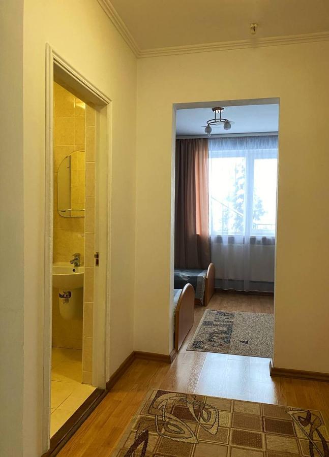 Hotel Lemon à Drogobych Extérieur photo