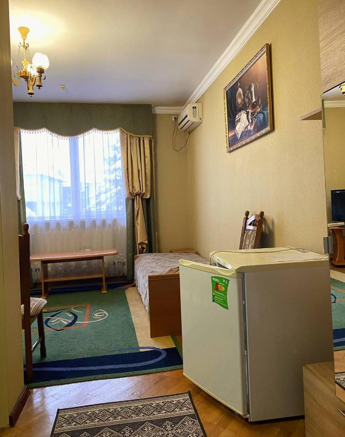 Hotel Lemon à Drogobych Extérieur photo