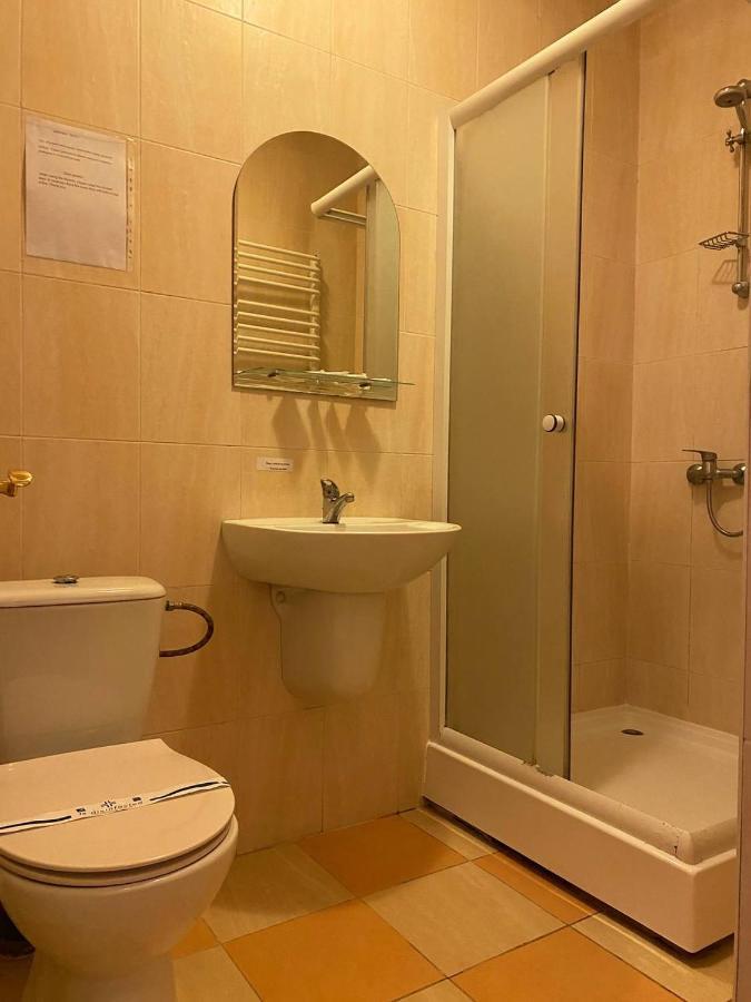 Hotel Lemon à Drogobych Extérieur photo