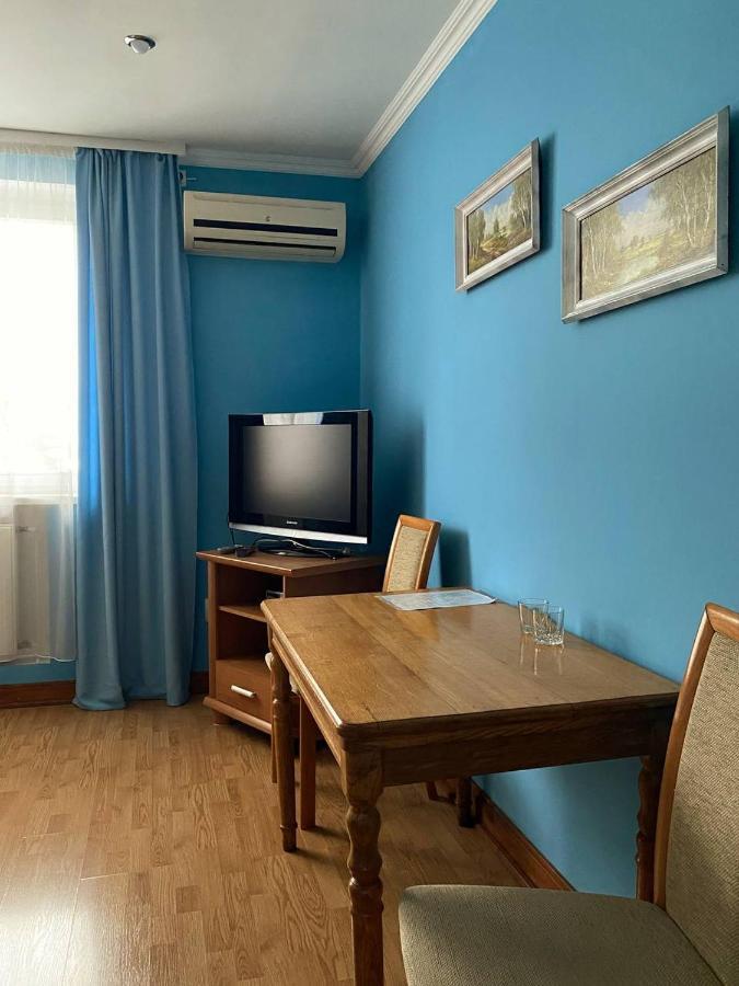 Hotel Lemon à Drogobych Extérieur photo