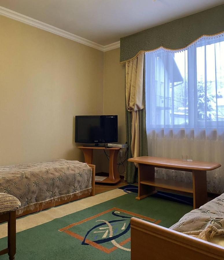 Hotel Lemon à Drogobych Extérieur photo