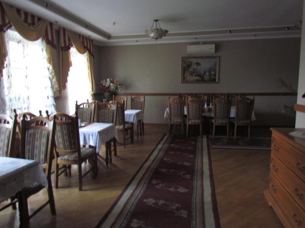 Hotel Lemon à Drogobych Extérieur photo