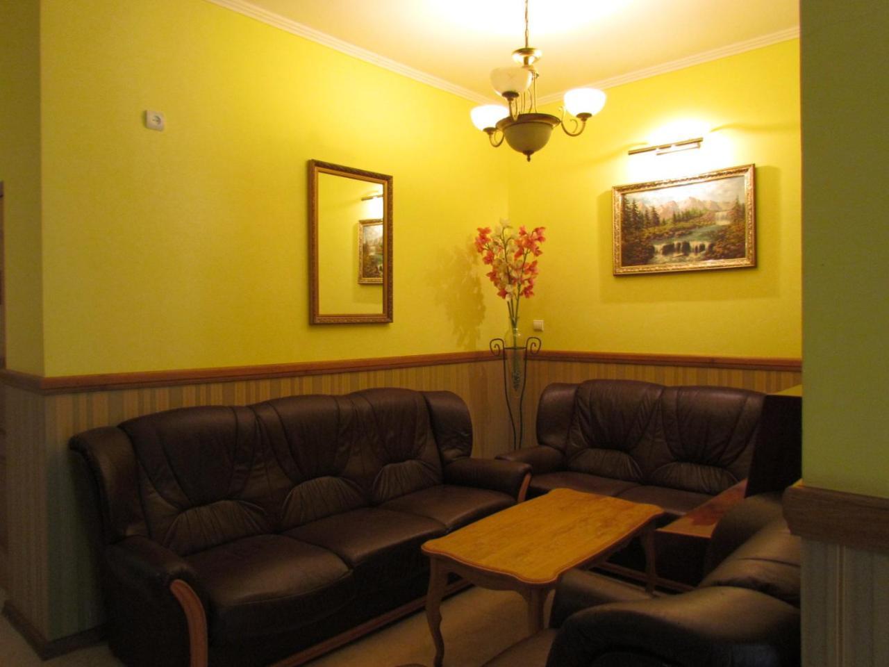 Hotel Lemon à Drogobych Extérieur photo